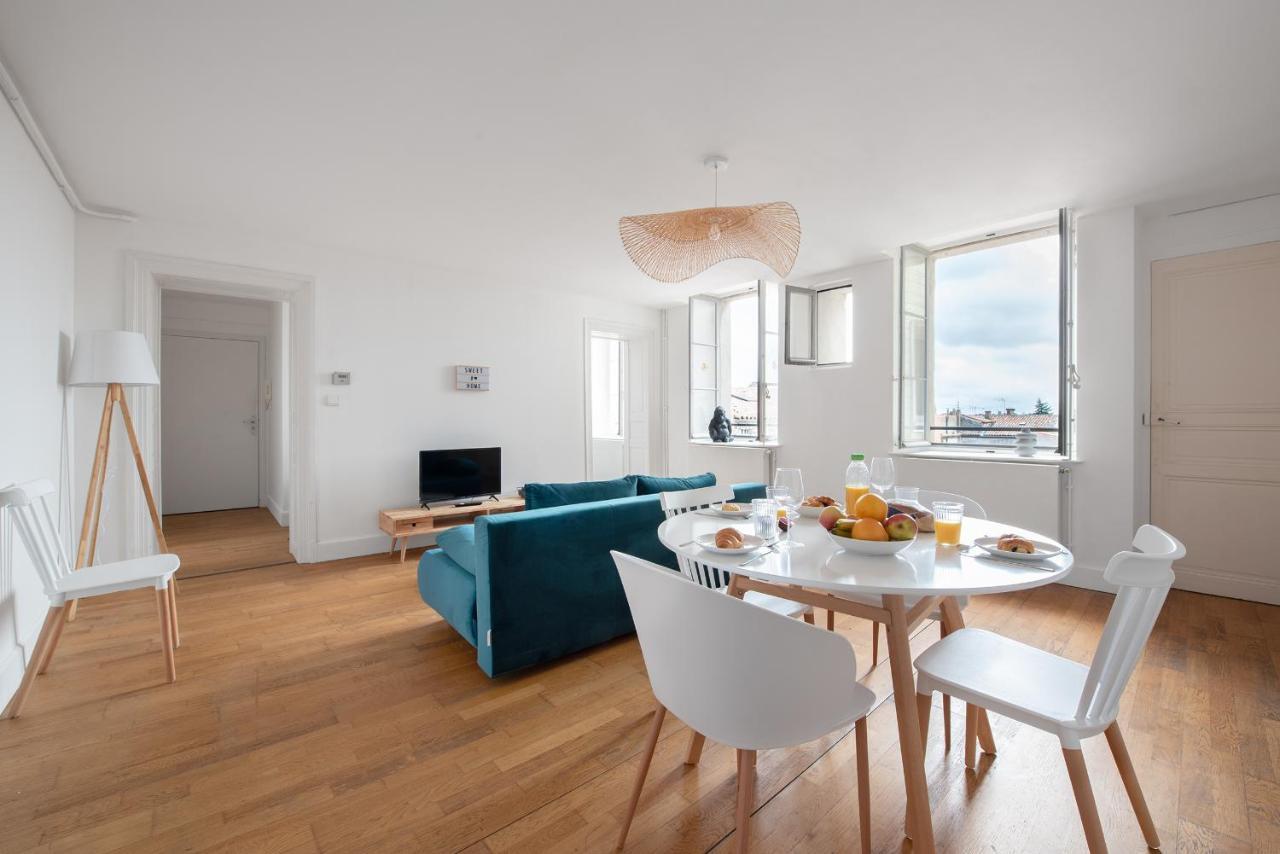 Apartamento Charmand Duplex Avec Vue Sur La Cite & Les Toits Carcasona Exterior foto